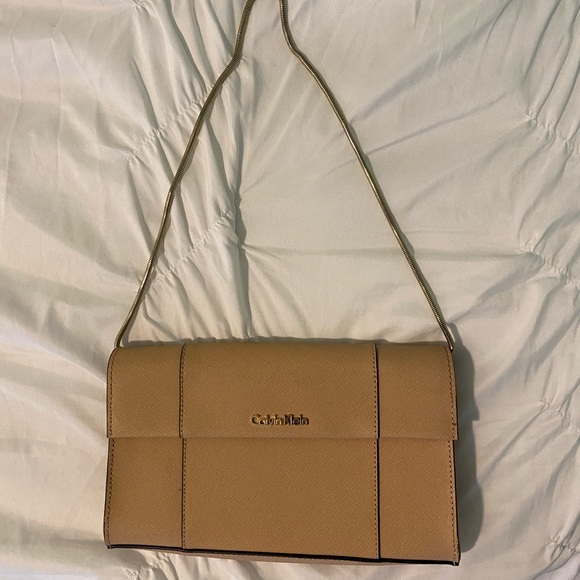 Calvin Klein nude shoulder bag - Picture 1 of 3